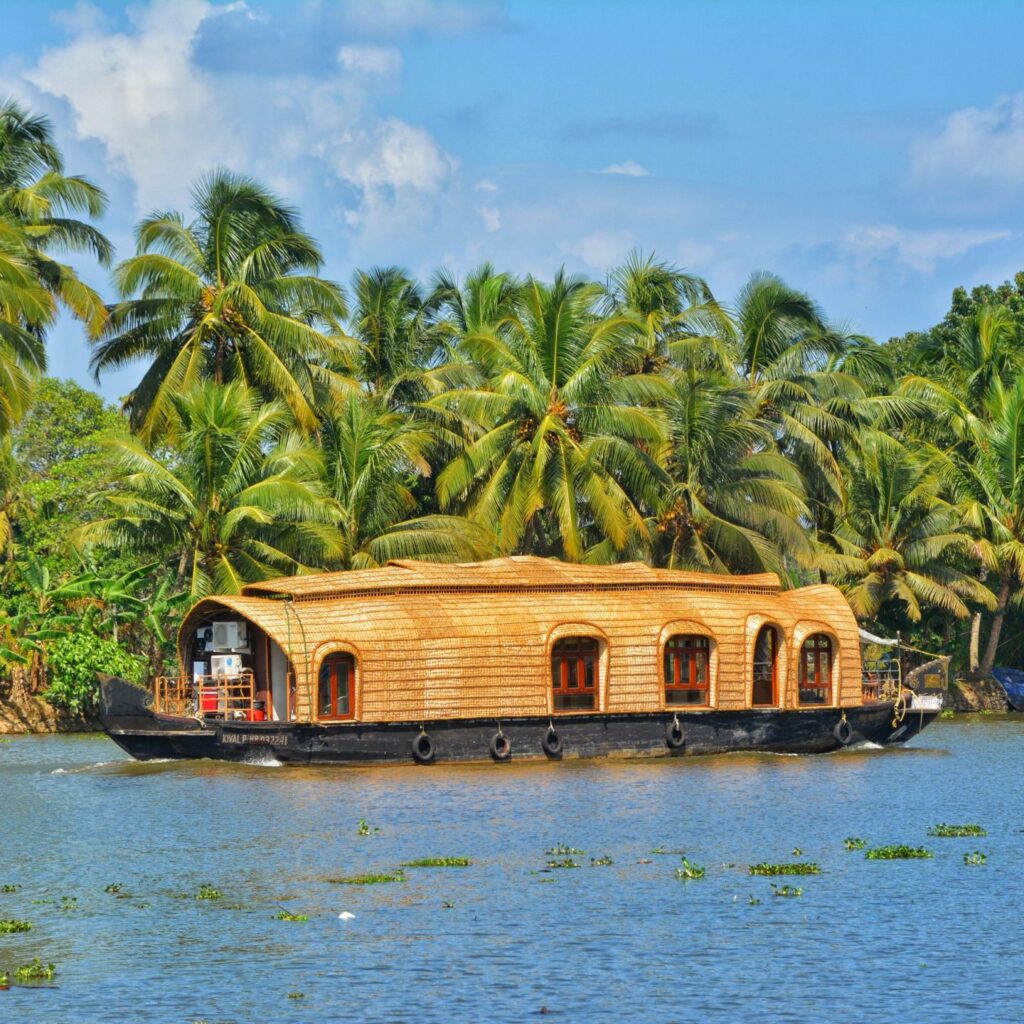 Explore houseboats for every budget in Alleppey this season